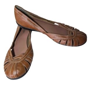 2/$30...SIZE 9 - Cute Tan Flats - Like new